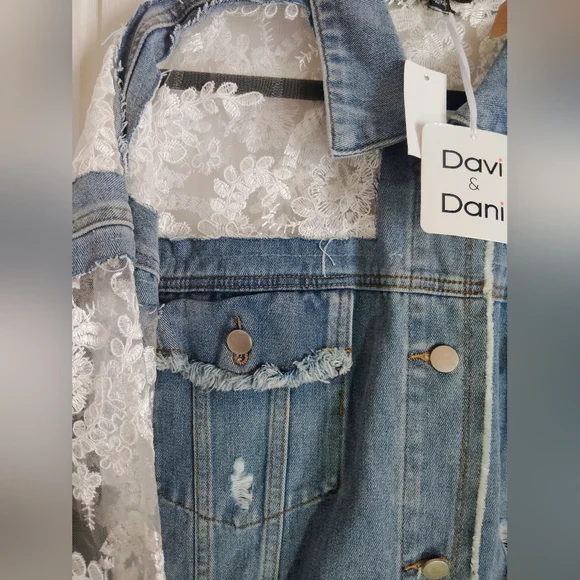 NWT!! DAVI & DANI Denim & Lace Jacket. Size 1XL - Picture 5 of 10